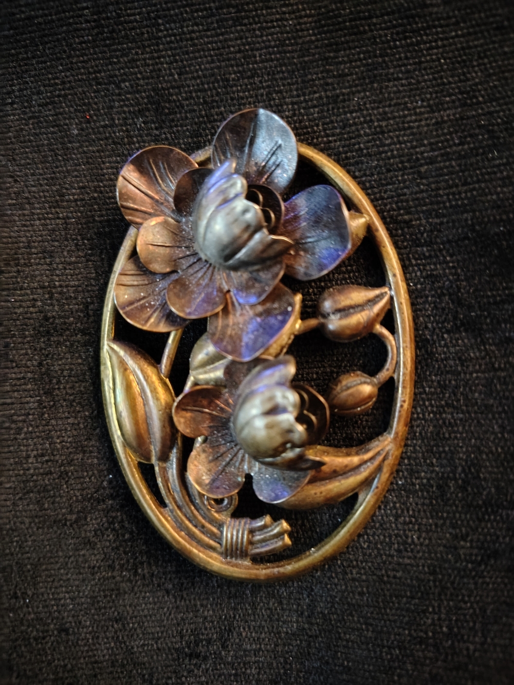 Vtg. Floral Mixed Metal Brooch.